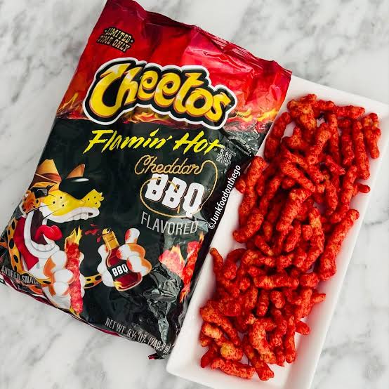 Cheetos Edición Limitada Flamin' Hot Cheddar BBQ 240 g