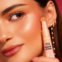 e.l.f. Halo Glow Highlight Beauty Wand
(Iluminador Liquid Gold)