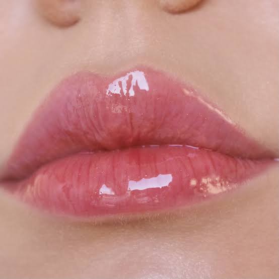 Glow Getter Hydrating Lip Oil 008 Juicy Red Moira
